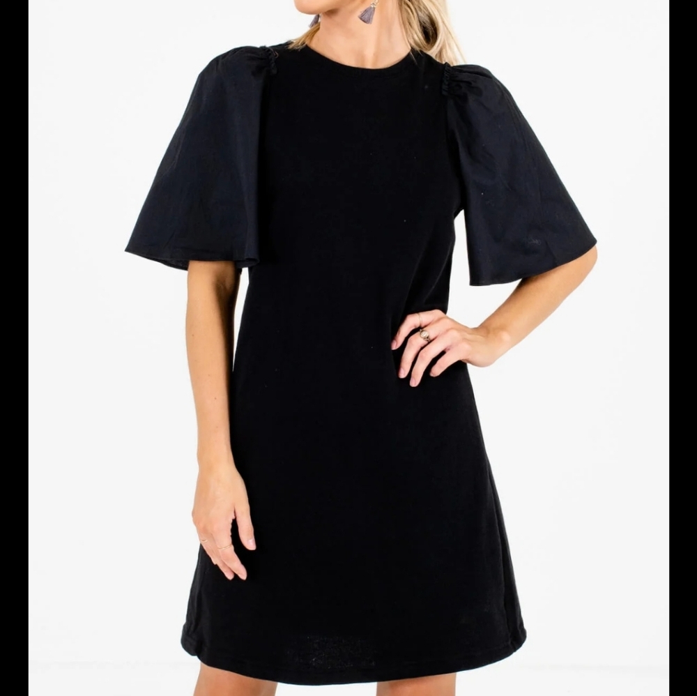 Black t-shirtdress size small